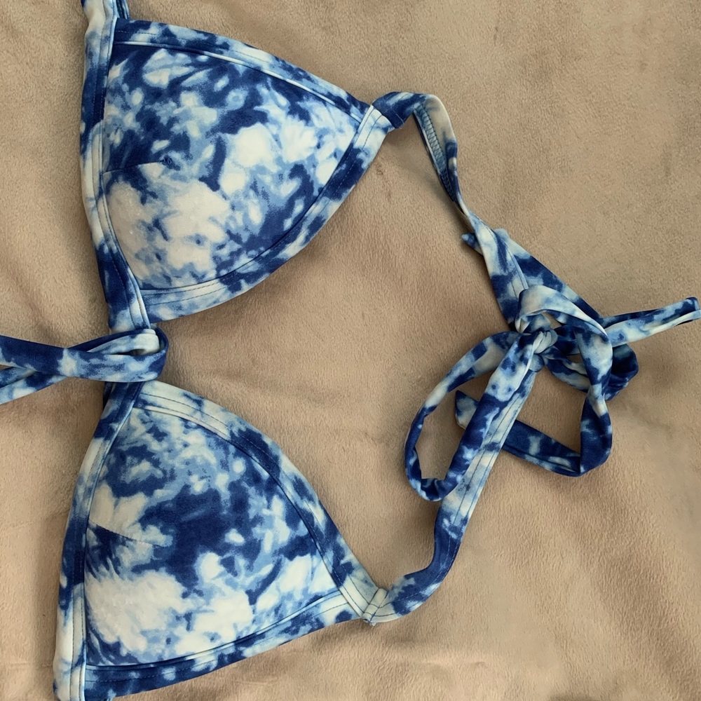 Tie-dye swimsuit top